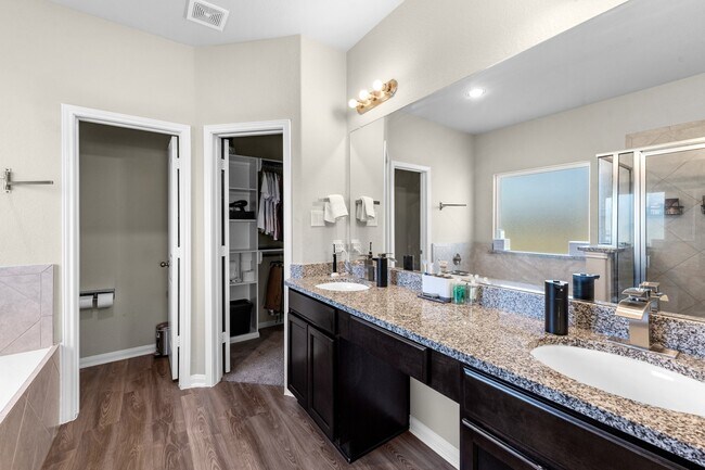 Foto del edificio - 3735 Kaylee Rd