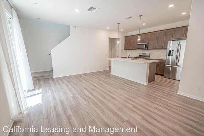 Building Photo - 3 br, 2.5 bath House - 17046 Provo Lane