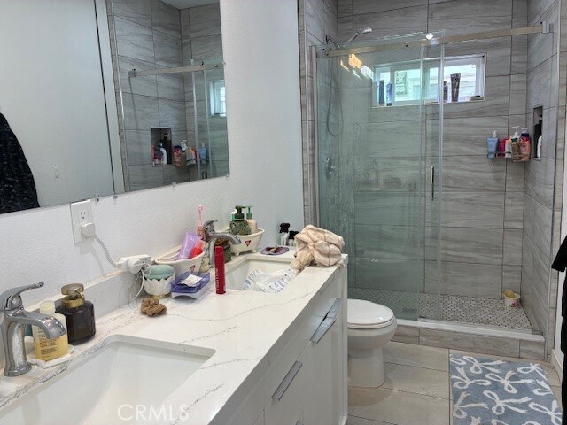 Foto del edificio - 12241 Cliffwood Ave
