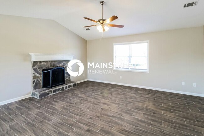 Building Photo - 5 Bedroom Pet-Friendly Home in Flowery Bra...