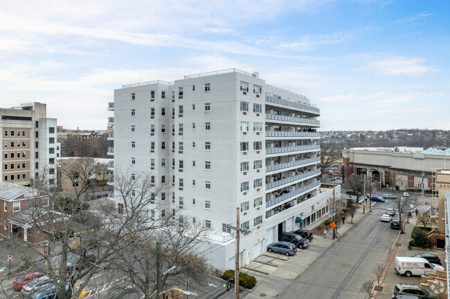 Building Photo - 300 Martine Ave