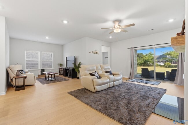 Building Photo - 17884 Longleaf Dr