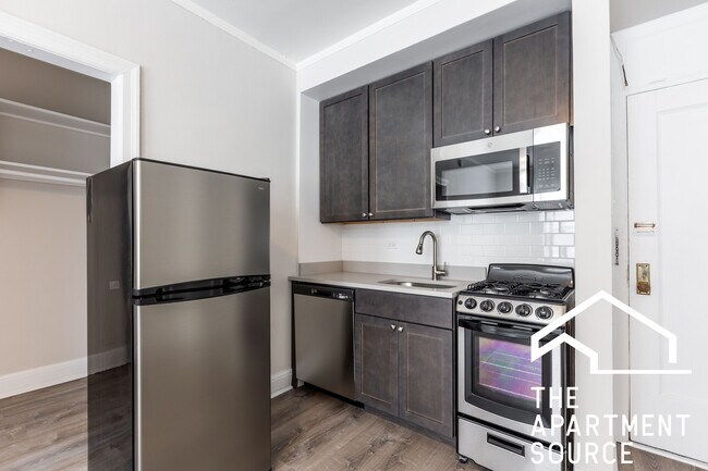 Foto del edificio - 2777 N Milwaukee Ave
