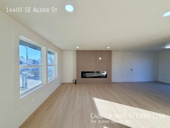 Photo - 14405 SE Alder St House