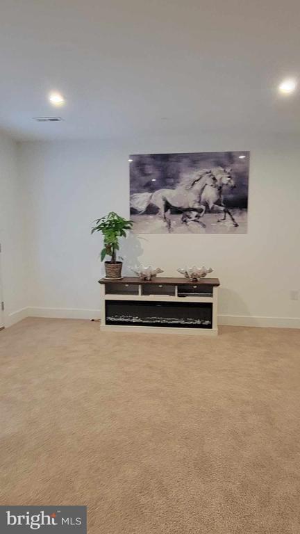 Foto del edificio - 418 SADIE Ave