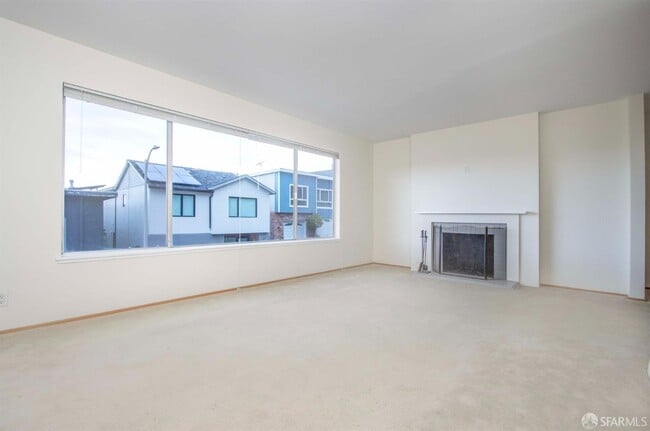 Building Photo - 160 Devonshire Way