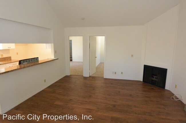 Building Photo - 16661 Island Cir