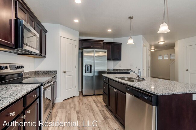 Foto del edificio - 5 br, 3.5 bath House - 107 N Lasalle Dr