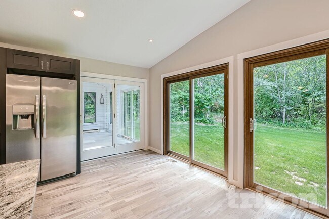 Foto del edificio - 14150 Rolling Oaks Cir NE