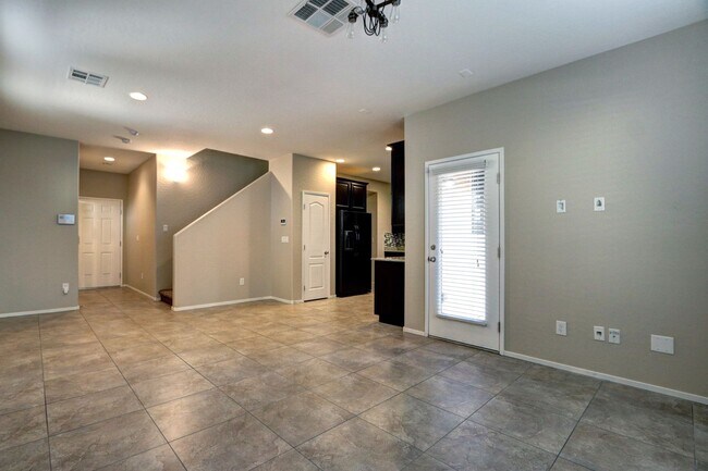 Foto del edificio - 7680 Lots Hills Dr