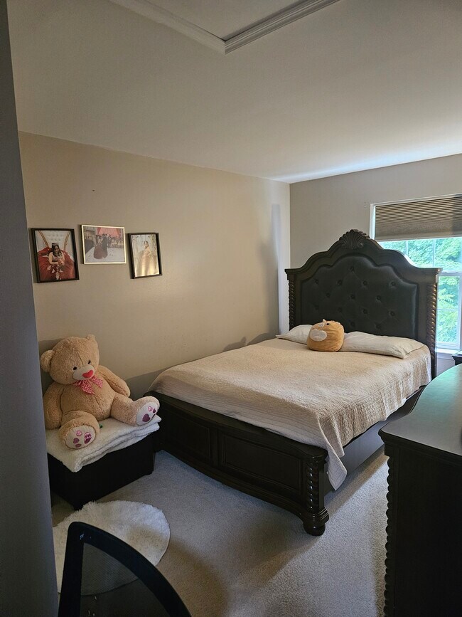 Foto del edificio - 125 Vernon Ct