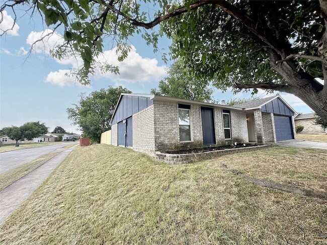 Building Photo - 4953 Wampler Dr