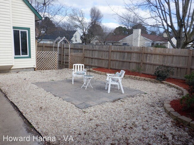 Building Photo - 3 br, 2 bath House - 1500 Newport Circle