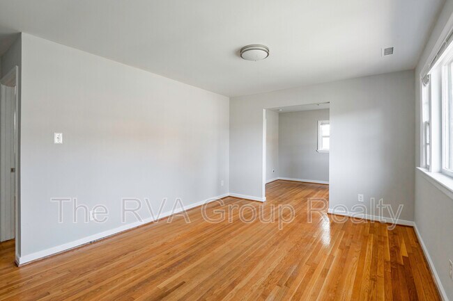 Foto del edificio - 3002 Moss Side Ave