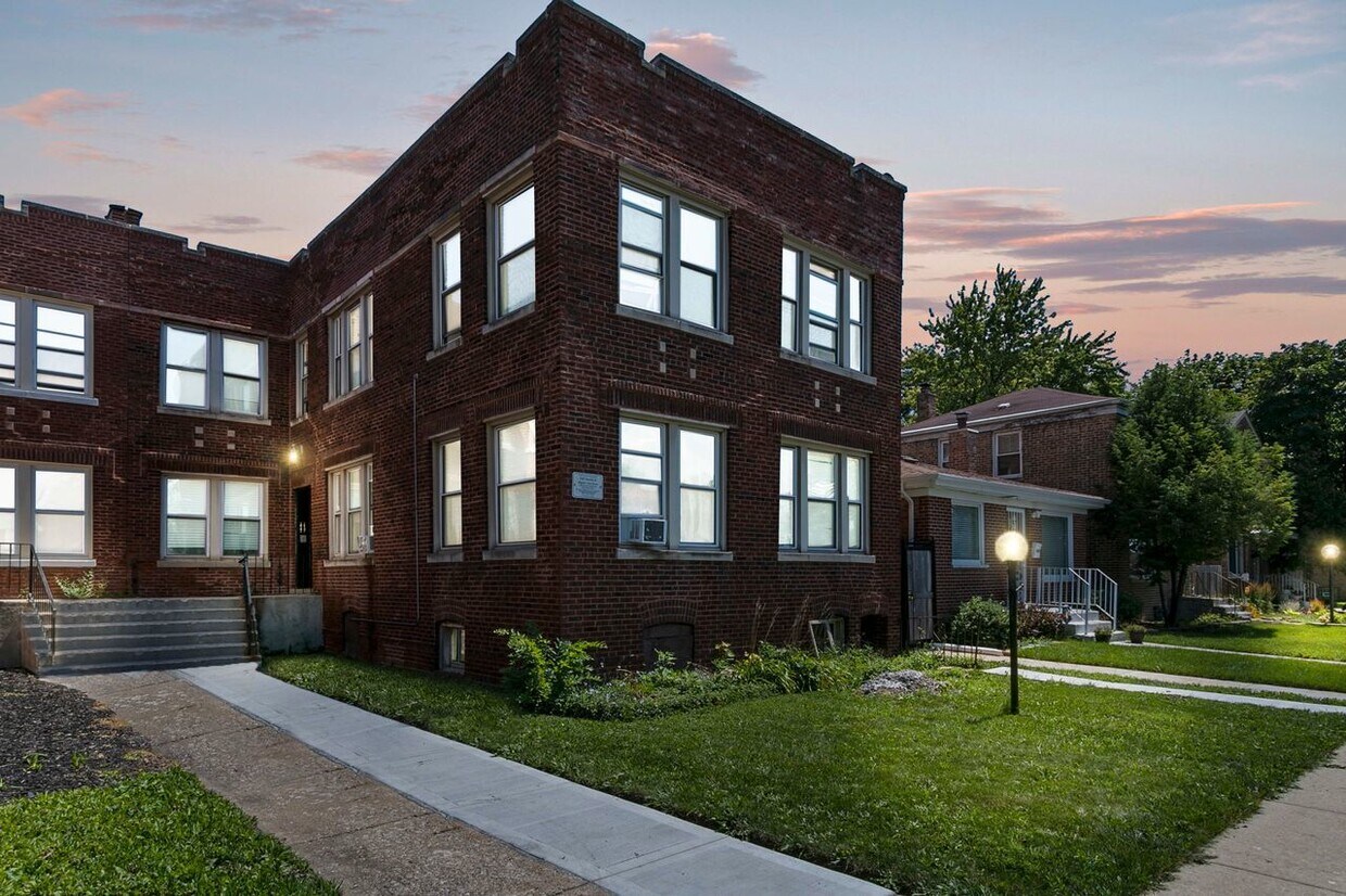 9649 S Forest Ave Unit 2W, Chicago, IL 60628 Condo for Rent in Chicago, IL