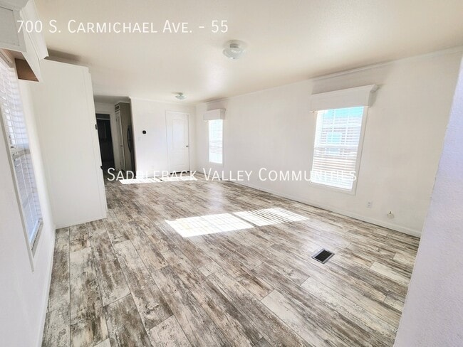 Building Photo - 700 S Carmichael Ave