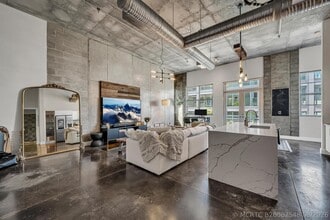 Building Photo - 445 N Andrews Ave