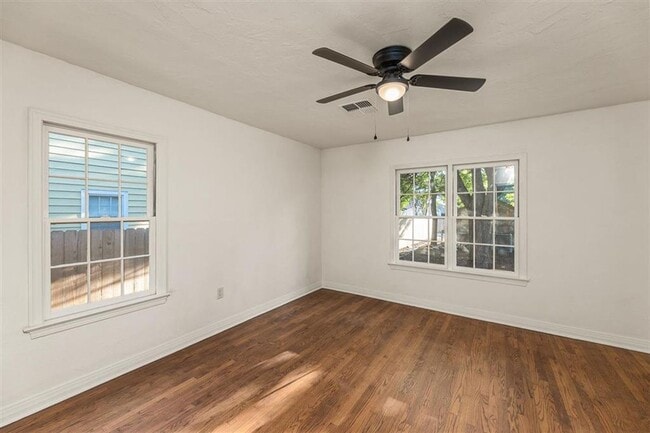 Building Photo - 506 NW Fort Sill Blvd