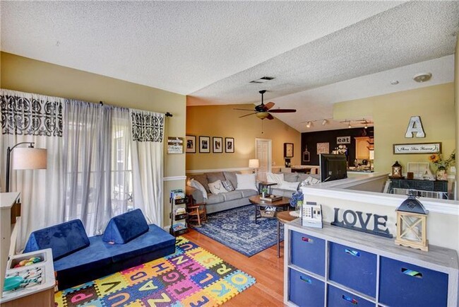Foto del edificio - 10372 Fox Trail Rd S