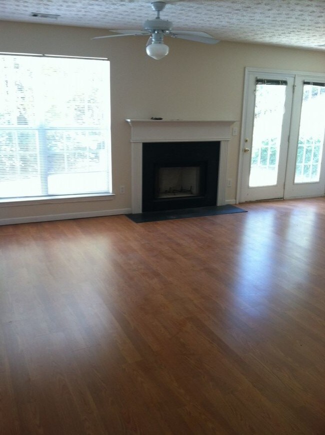 Building Photo - 3761 Harvest Dr