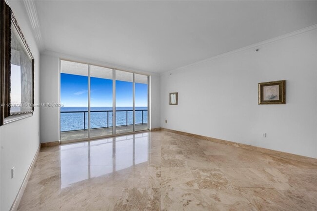 Building Photo - 704 N Ocean Blvd