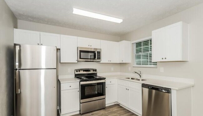 Foto del edificio - 709 Taylor Ct NE