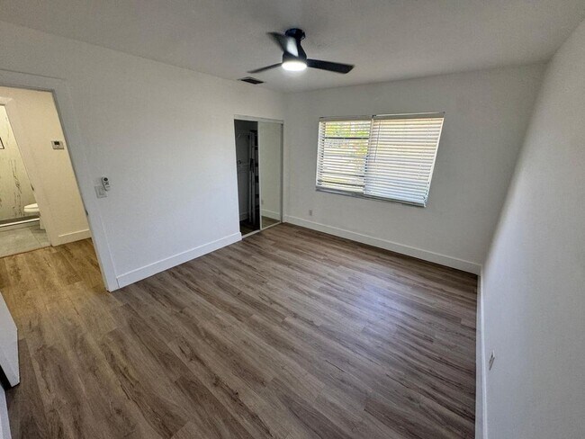 Building Photo - 1101 S Seacrest Blvd
