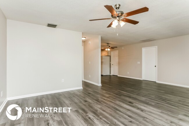 Foto del edificio - 5688 SE Pine Ave