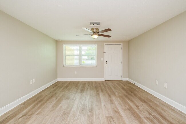 Foto del edificio - 4801 5th St