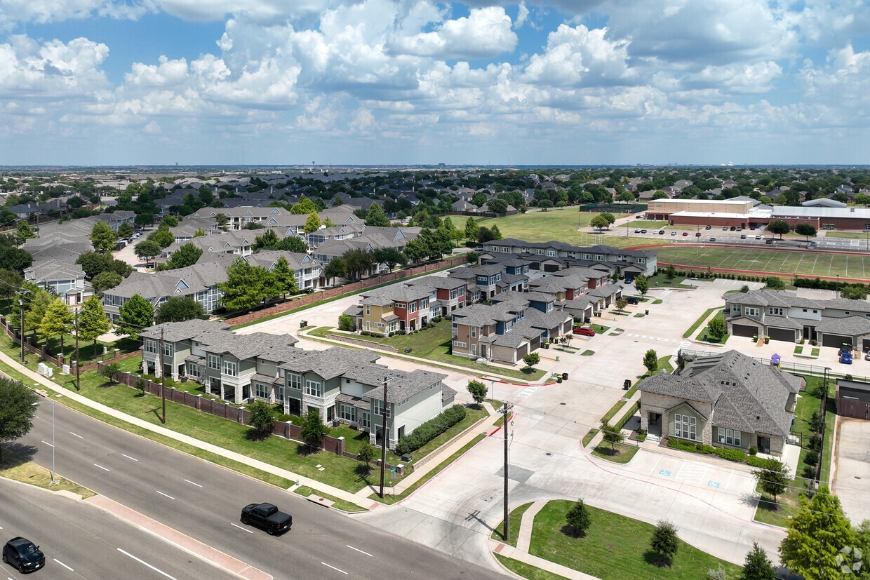 Foto aérea - Veranda Townhomes