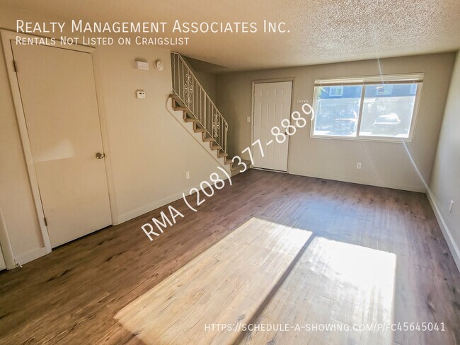 Building Photo - Updated 2 Bedroom Townhome on Boise Bench