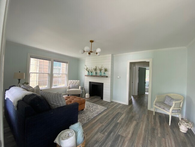 Foto del edificio - 227 Green Oak Dr