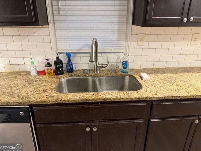 Building Photo - 3456 Thompson Dr NW