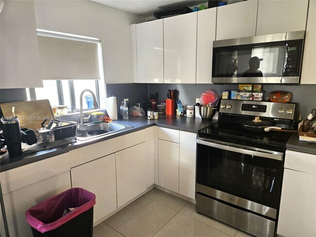 Foto del edificio - 8780 SW 36th St