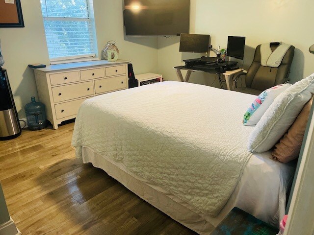 master bedroom - 1317 Seabreeze Ave