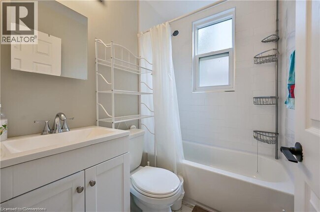 Photo du bâtiment - 178 E 14th St