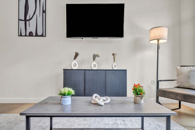 Building Photo - 2189 Cornell Rd