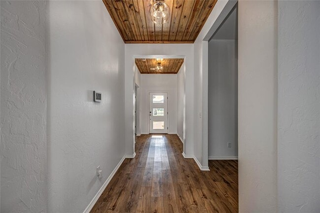 Foto del edificio - 8516 Gibbs Dr