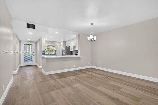 Foto del edificio - 12500 SW 5th Ct