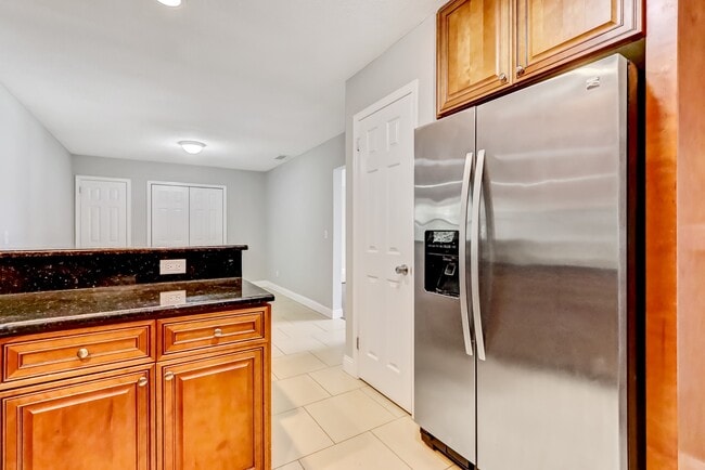 Building Photo - 5761 Lake Lucina Dr S