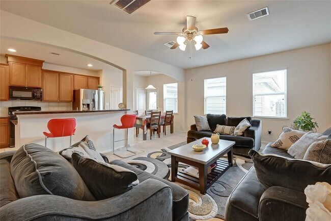 Foto del edificio - 7215 Pavilion Dr