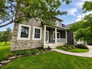 Building Photo - 9460 Santa Clara Cir