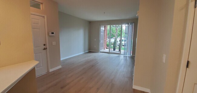 Building Photo - 2133 Krisron Rd