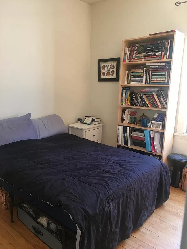 Building Photo - 2319 W School St