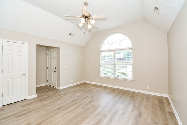 Building Photo - 1409 Fall Pkwy