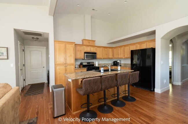 Foto del edificio - Beautifully Maintained Single Level Home with AC!
