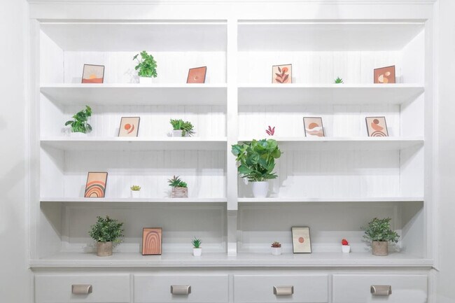 Building Photo - 2217 13th St