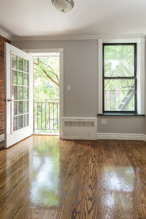 Photo - 521 E 5th St