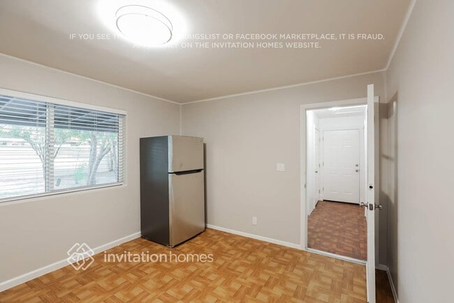 Building Photo - 223 W Gary Way