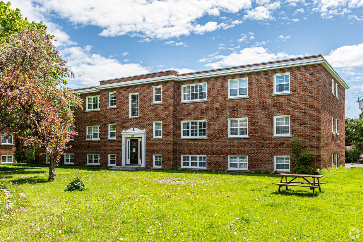 Photo du bâtiment - Byron West